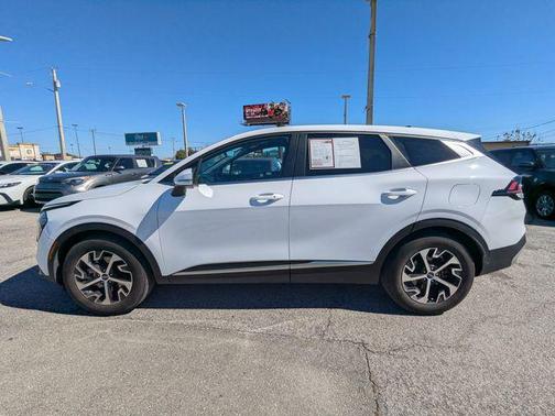 2024 Kia Sportage EX