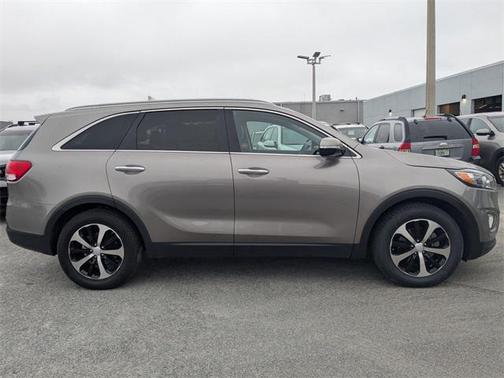 2016 Kia Sorento EX