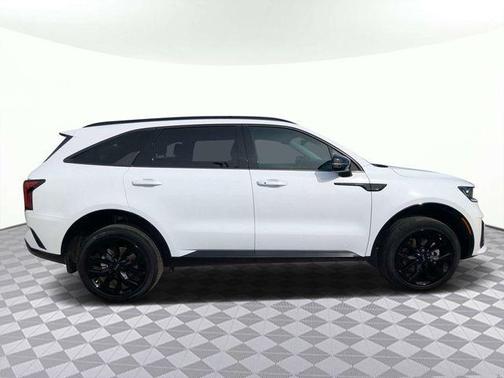 Glacial White Pearl 2023 Kia Sorento SX