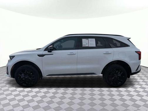 Glacial White Pearl 2023 Kia Sorento SX