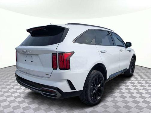 Glacial White Pearl 2023 Kia Sorento SX
