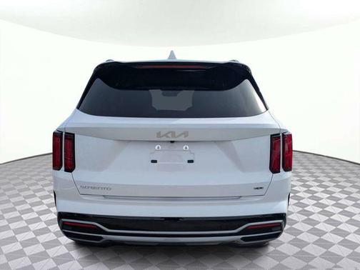 Glacial White Pearl 2023 Kia Sorento SX