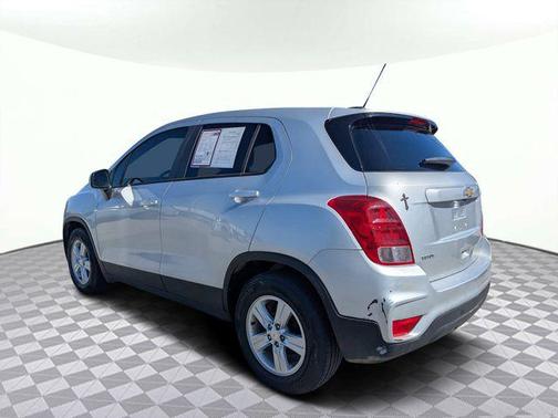 Silver Ice Metallic 2020 Chevrolet Trax LS