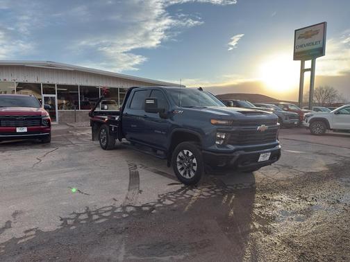 Lakeshore Blue Metallic 2025 Chevrolet Silverado 2500 Custom