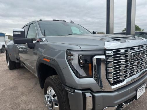 2025 GMC Sierra 3500 Denali
