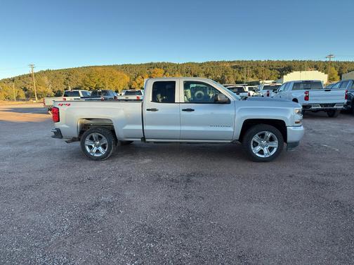2018 Chevrolet Silverado 1500 Custom