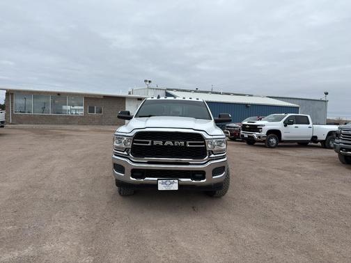 2021 RAM 2500 Tradesman Crew Cab 4x4 8' Box