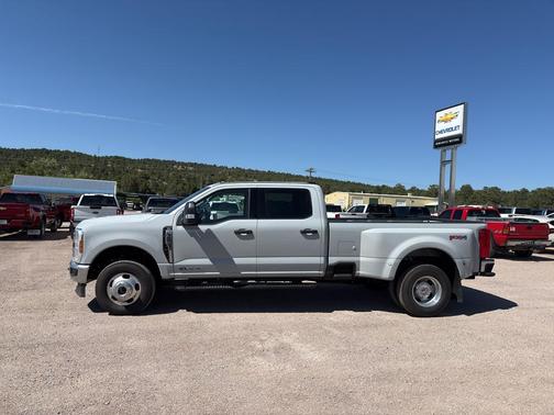 Avalanche 2026 Ford F-350 XLT