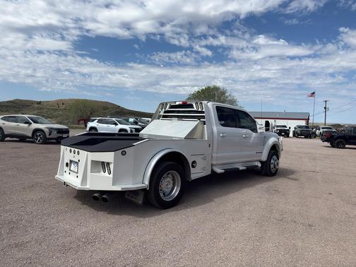 White Platinum Metallic Tri-Coat 2017 Ford F-450 Lariat