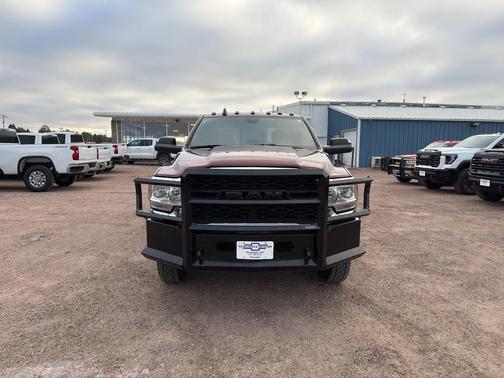 2022 RAM 3500 Tradesman Crew Cab 4x4 8' Box