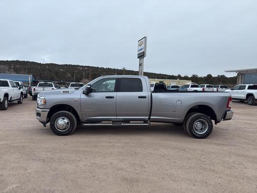 2024 RAM 3500 Big Horn Crew Cab 4x4 8' Box