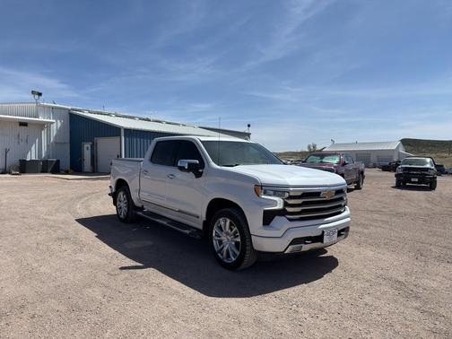 Iridescent Pearl Tricoat 2023 Chevrolet Silverado 1500 High Country