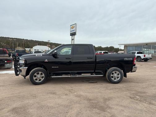 2022 RAM 2500 Big Horn Crew Cab 4x4 6'4' Box