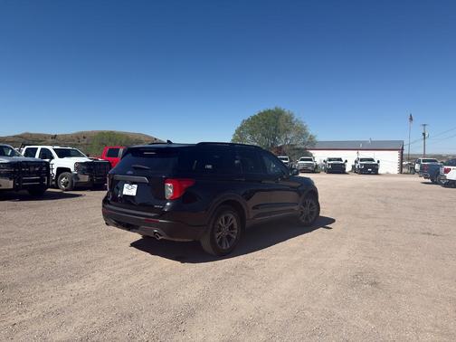Agate Black Metallic 2023 Ford Explorer XLT