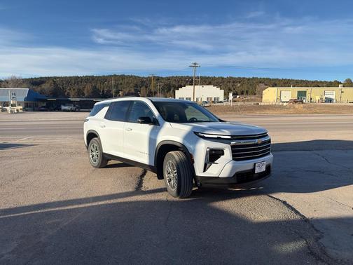 POLARWHITE 2026 Chevrolet Traverse LT