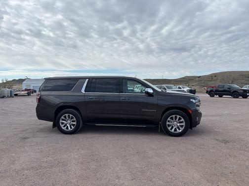 Graywood Metallic 2021 Chevrolet Suburban Premier