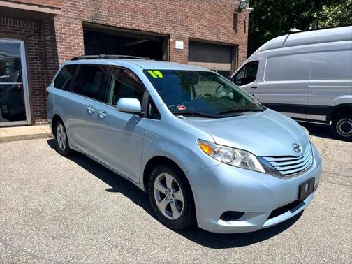 2016 Toyota Sienna LE
