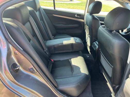 2011 INFINITI G25x Base