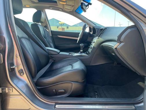 2011 INFINITI G25x Base