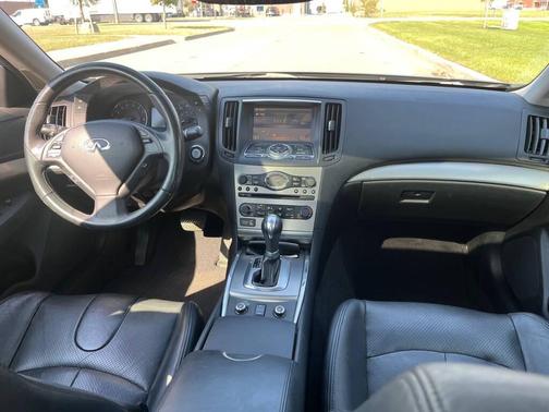 2011 INFINITI G25x Base