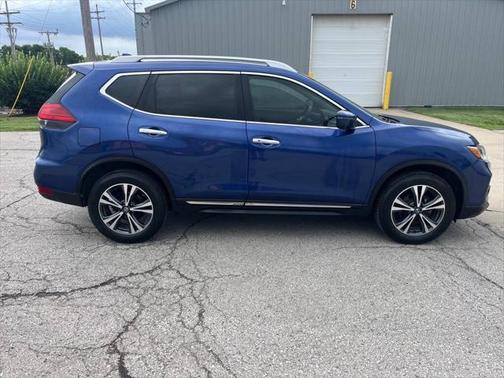 2017 Nissan Rogue SV