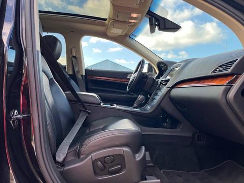 2019 Lincoln MKT Reserve