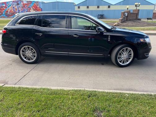 2019 Lincoln MKT Reserve