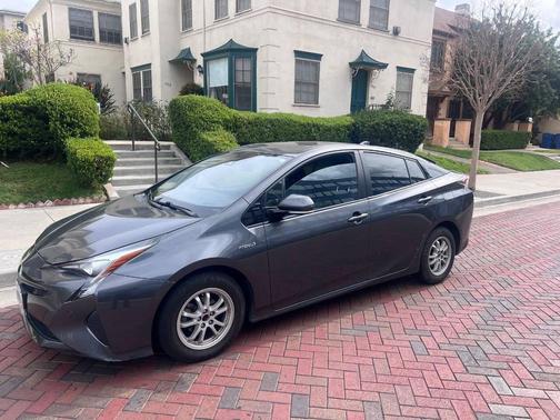2018 Toyota Prius Four Touring