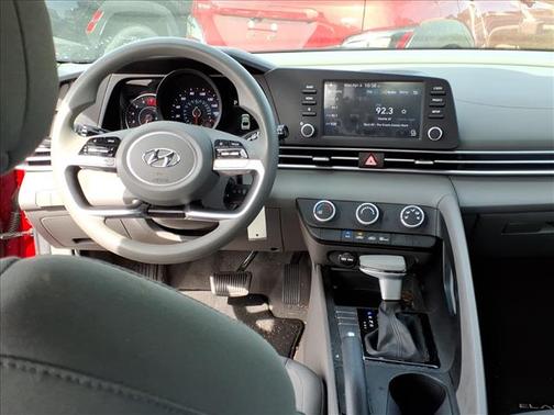 2023 Hyundai ELANTRA SE