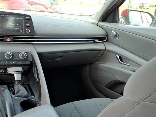 2023 Hyundai ELANTRA SE