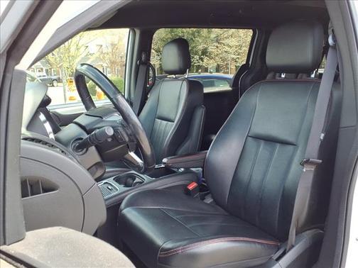 White Knuckle Clearcoat 2019 Dodge Grand Caravan GT