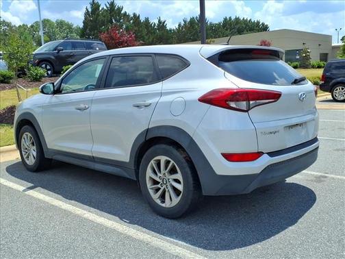 Molten Silver 2016 Hyundai TUCSON SE
