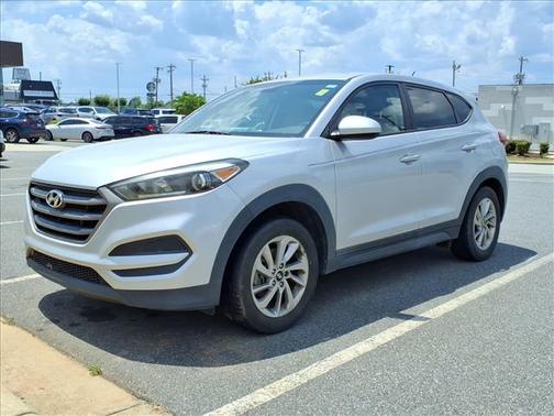 Molten Silver 2016 Hyundai TUCSON SE