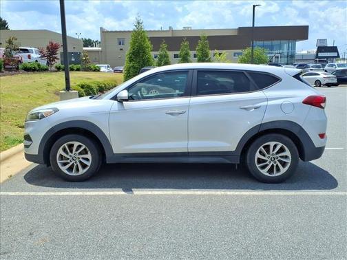 Molten Silver 2016 Hyundai TUCSON SE