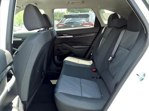 Snow White Pearl 2025 Kia Seltos LX