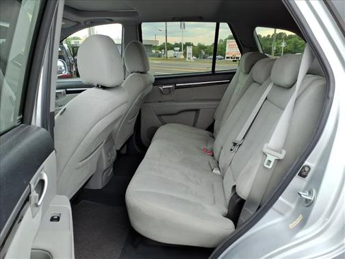 Radiant Silver Metallic 2009 Hyundai SANTA FE SE