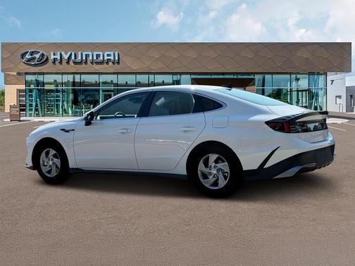White 2025 Hyundai SONATA SE