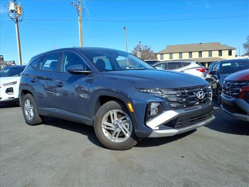 2025 Hyundai TUCSON SE