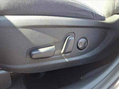 Shimmering Silver Pearl 2022 Hyundai SANTA FE SEL