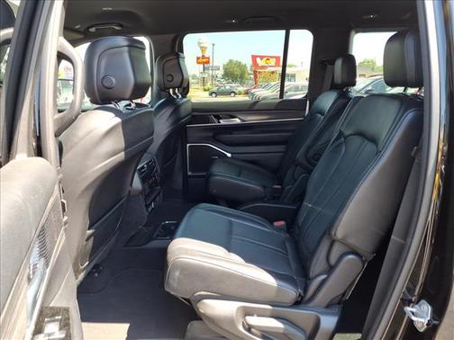 Diamond Black 2024 Jeep Wagoneer Series III