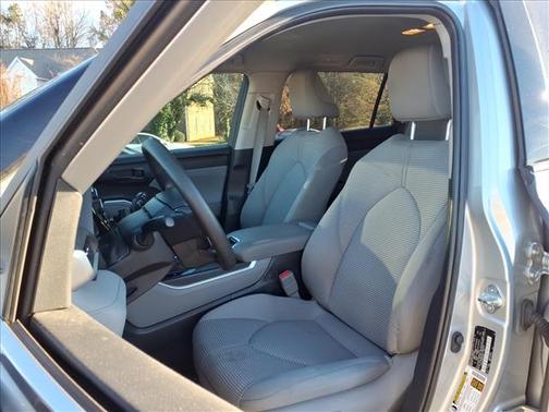 2022 Toyota Highlander L