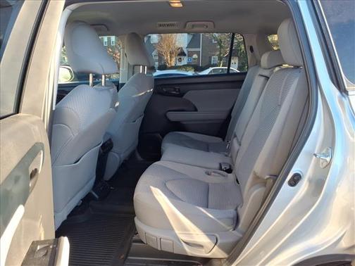 2022 Toyota Highlander L