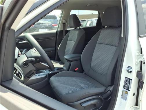 Snow White Pearl 2025 Kia Seltos LX