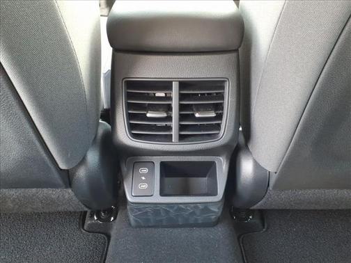 Snow White Pearl 2025 Kia Seltos LX