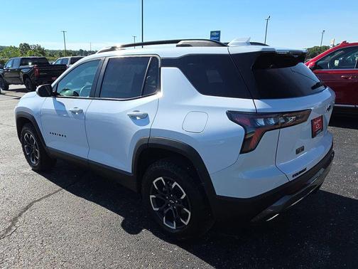 Polar White Tricoat 2026 Chevrolet Equinox FWD ACTIV
