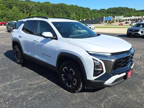Polar White Tricoat 2026 Chevrolet Equinox FWD ACTIV