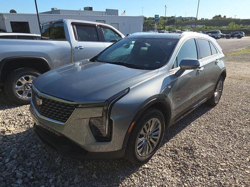 Argent Silver Metallic 2025 Cadillac XT4 Premium Luxury