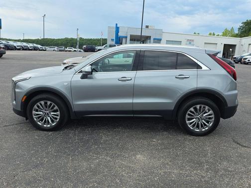 Argent Silver Metallic 2025 Cadillac XT4 Premium Luxury