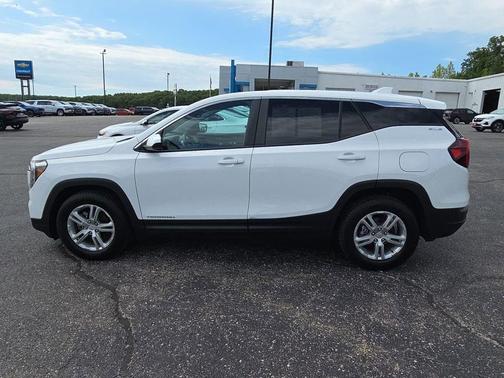 Summit White 2023 GMC Terrain SLE