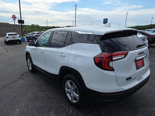 Summit White 2023 GMC Terrain SLE